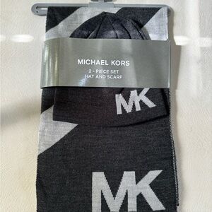 Men’s Michael Kors Scarf & Beanie Logo Combo Set